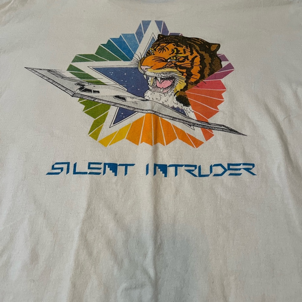 Silent Intruder 90128 - B-2 Stealth Bomber T-Shirt